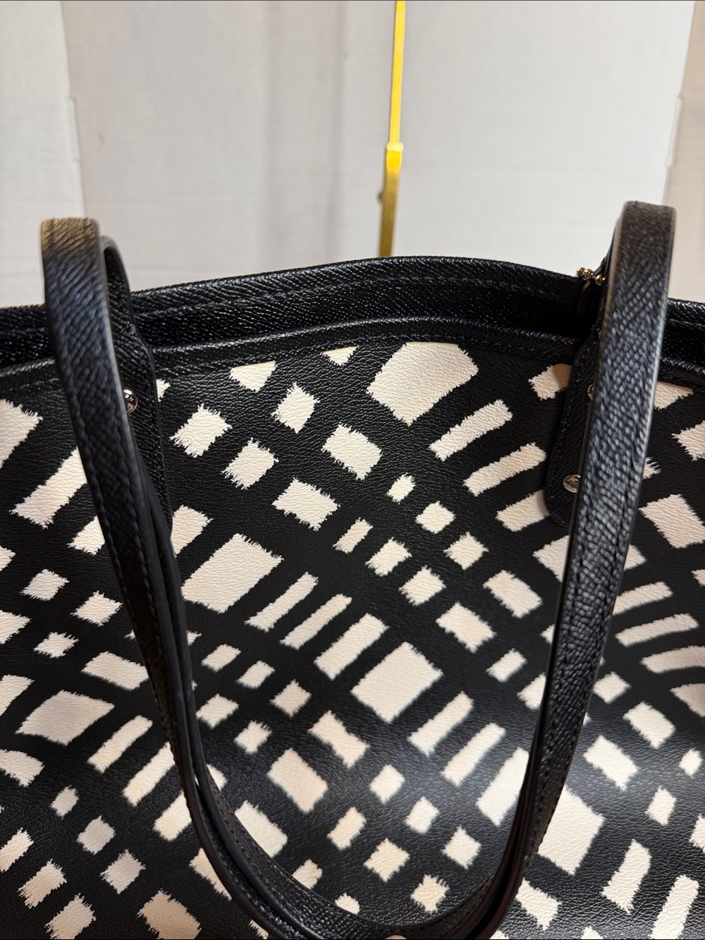 Coach City Tote Black Ivory Geometric Print Coated Canvas Shoulder Bag EUC - Picture 12 of 15